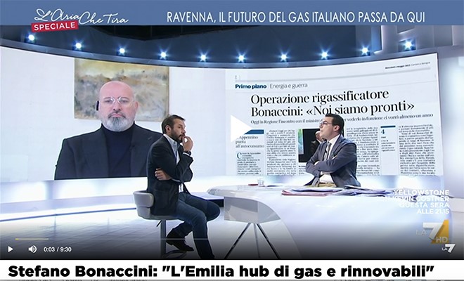 Bonaccini: "Avanti con il rigassificatore ma anche con estrazioni di gas e rinnovabili" IL VIDEO