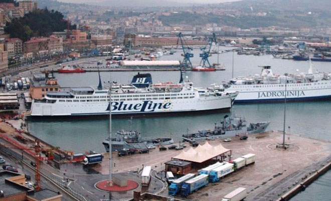 Ancona: merci stabili, container + 10%