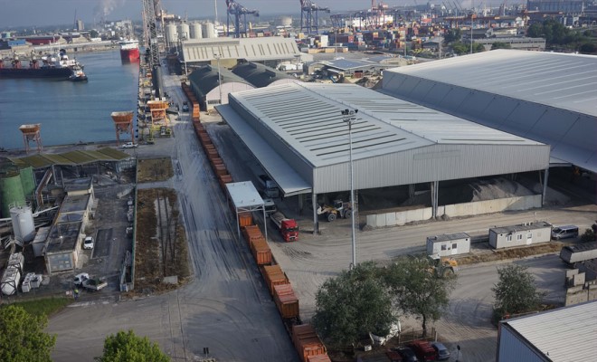 Maggio negativo per il porto, colpa anche dell'alluvione